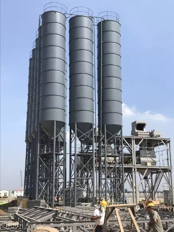中聯(lián)重科建設的京雄鐵路攪拌站