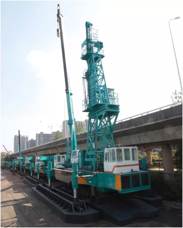 引孔樁機(jī)