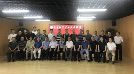 高新興巡邏機器人發(fā)力，國內(nèi)首個智慧糧食產(chǎn)業(yè)發(fā)展聯(lián)盟成立