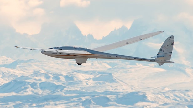 這家飛機(jī)沒有引擎，卻飛到了23000米的高空破紀(jì)錄