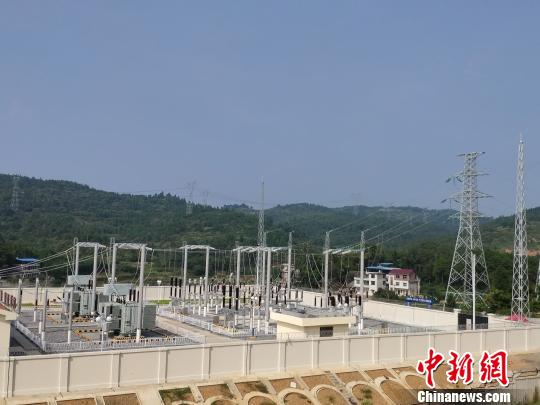 中鐵建電化局隆回牽變所?！⊥蹶魂?攝