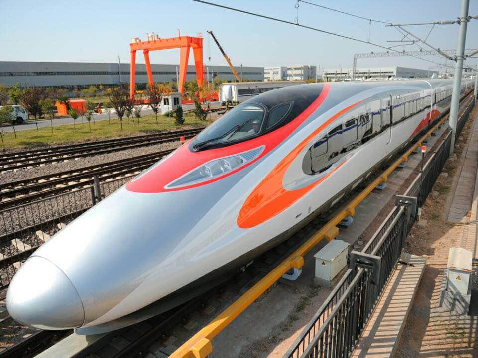 &quot;復(fù)興號&quot;超員后無力運行？鐵總：會自動報警或停車
