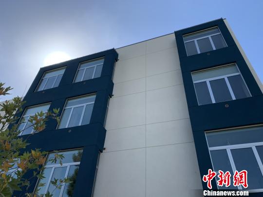 中國企業(yè)在美建造的首個鋼結構模塊化房屋項目投用
