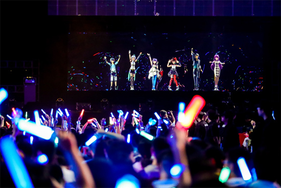 洛天依全息演唱會梅奔開演 引爆BML之夜