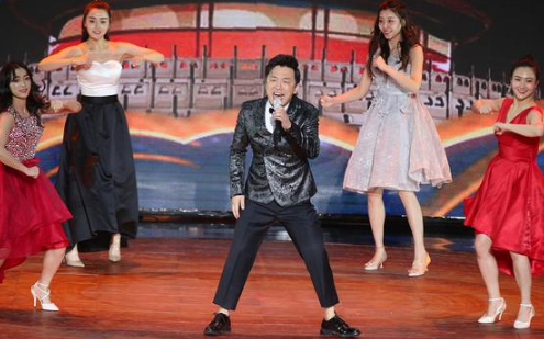 口誤還是玩笑？黃渤將“佟麗婭”說成“佟婭麗”