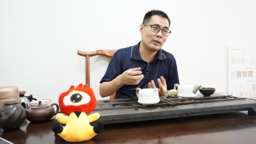   通利大理石瓷磚董事總經(jīng)理張念超先生接受新浪家居采訪