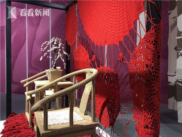 上海大媽用鉤針演繹名畫 中國非遺與進博會結(jié)緣
