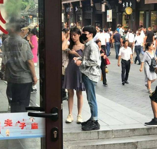 LOL：IG奪冠后次日凌晨四點(diǎn)，Rookie正式公布戀情