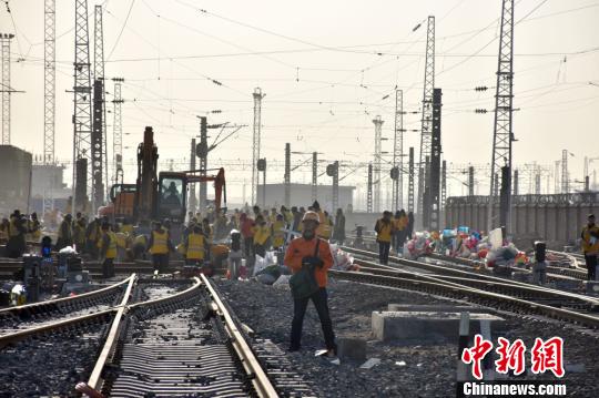 今后庫爾勒將成為新疆出疆鐵路南通道的起點。　李勝利 攝