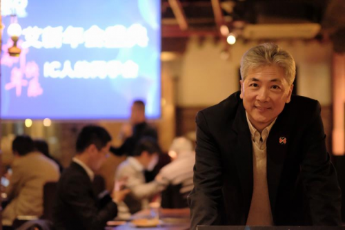 艾新教育學院院長謝志峰博士