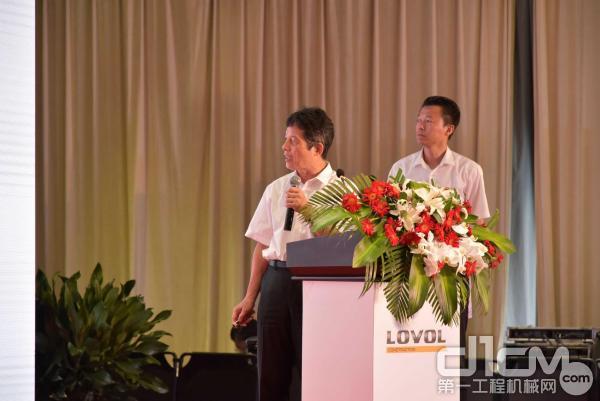 雷沃工程機械專家代表發(fā)言