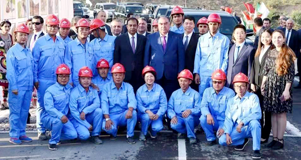 塔吉克斯坦總統(tǒng)出席中國路橋承建的道路改造項目通車典禮
