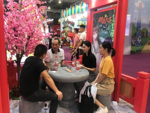 商務(wù)洽談進行中