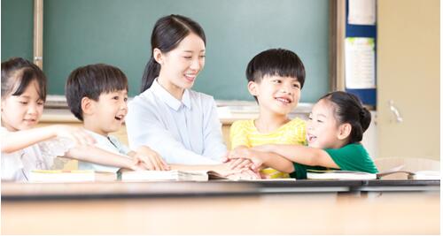疫情危機(jī)的破局奇兵，美術(shù)機(jī)構(gòu)看準(zhǔn)“iEnglish少年讀書會(huì)”