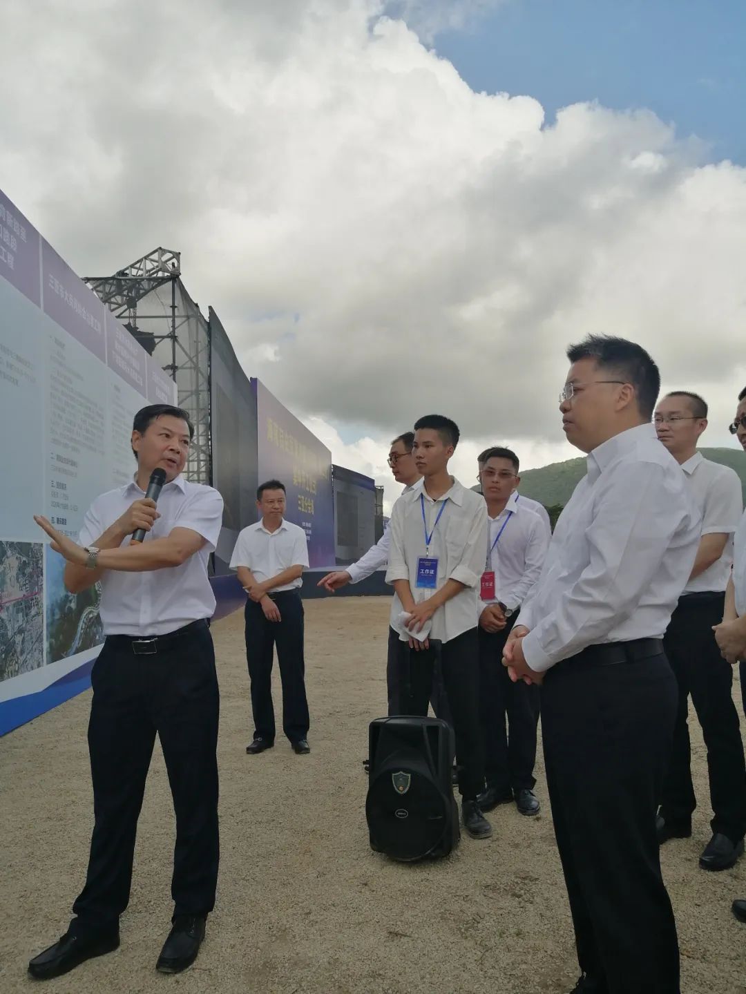 海南省委常委、三亞市委書記童道馳聽取項(xiàng)目情況匯報(bào)